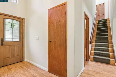 Entry Way - 2536 Pebble Beach Loop, Lafayette, CA 94549 photo 2 of 3