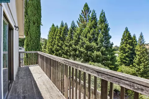 Exterior - 2536 Pebble Beach Loop, Lafayette, CA 94549 photo 5 of 9