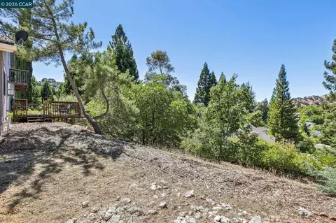Exterior - 2536 Pebble Beach Loop, Lafayette, CA 94549 photo 7 of 9