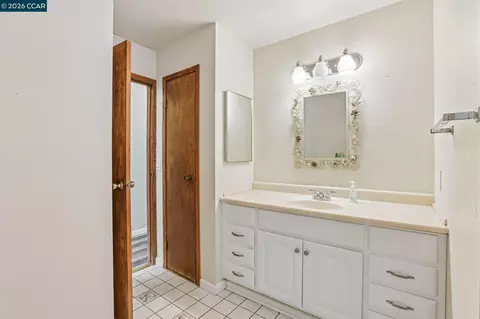 Bath - 2536 Pebble Beach Loop, Lafayette, CA 94549 photo 6 of 8