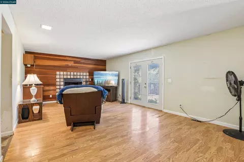 Living - 2536 Pebble Beach Loop, Lafayette, CA 94549 photo 7 of 8
