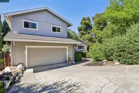 Exterior - 2536 Pebble Beach Loop, Lafayette, CA 94549 photo 2 of 9