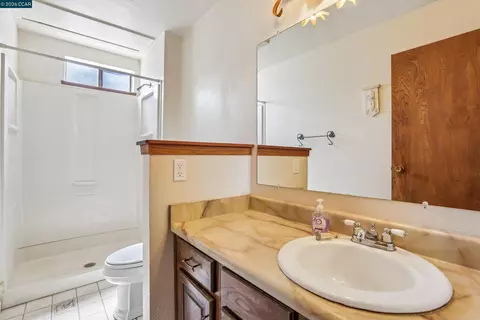 Bath - 2536 Pebble Beach Loop, Lafayette, CA 94549 photo 1 of 8
