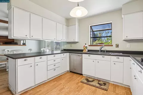 Kitchen - 2536 Pebble Beach Loop, Lafayette, CA 94549 photo 1 of 3