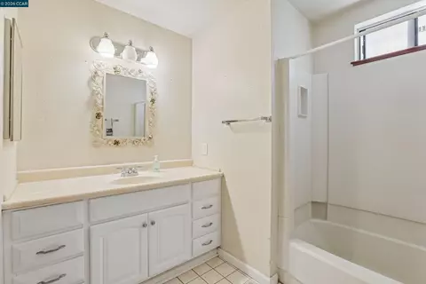 Bath - 2536 Pebble Beach Loop, Lafayette, CA 94549 photo 5 of 8