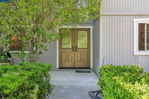 Entry Way - 2536 Pebble Beach Loop, Lafayette, CA 94549 photo 1 of 3