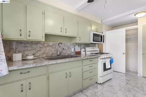 1691 Ashbury Dr, Concord, CA 94520 photo 7