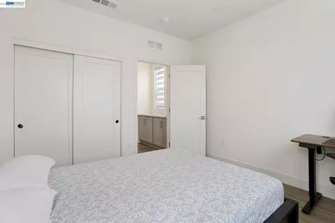 Bedroom - 5342 Gatlin Dr, Tracy, CA 95377 photo 5 of 11