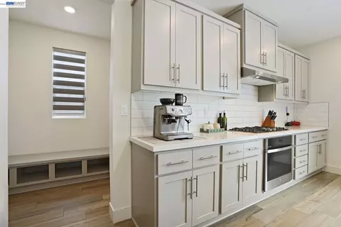Kitchen - 5342 Gatlin Dr, Tracy, CA 95377 photo 9 of 9