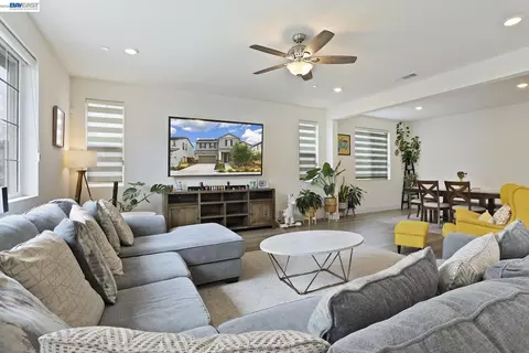 Living - 5342 Gatlin Dr, Tracy, CA 95377 photo 2 of 2