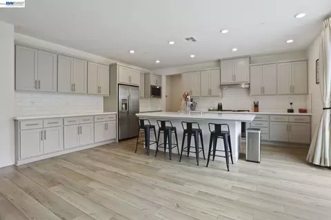 Kitchen - 5342 Gatlin Dr, Tracy, CA 95377 photo 3 of 9