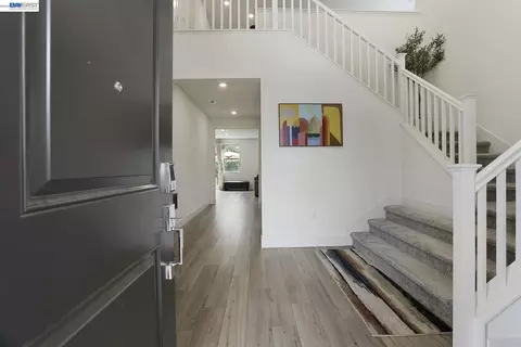 Entry Way - 5342 Gatlin Dr, Tracy, CA 95377 photo 1 of 8