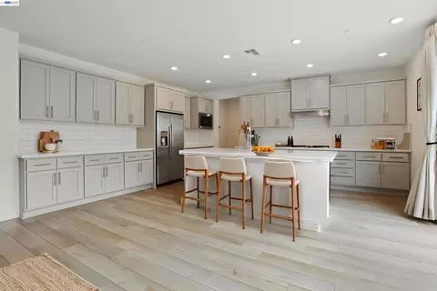 Kitchen - 5342 Gatlin Dr, Tracy, CA 95377 photo 1 of 9