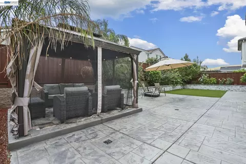 Exterior - 5342 Gatlin Dr, Tracy, CA 95377 photo 7 of 11