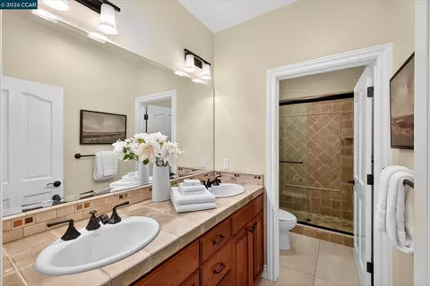 Bath - 3 Brooktree Dr, Danville, CA 94506 photo 9 of 10