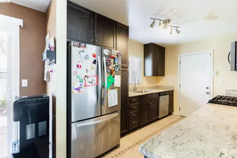 Kitchen - 103 Dieninger St, Vallejo, CA 94589 photo 1 of 3