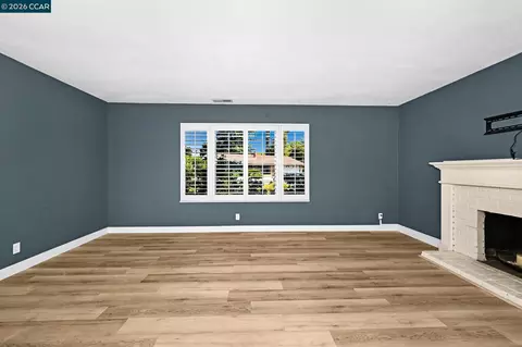 Living - 5706 Pepperridge Way, Concord, CA 94521 photo 6 of 6