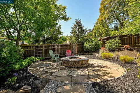 Exterior - 5706 Pepperridge Way, Concord, CA 94521 photo 13 of 15