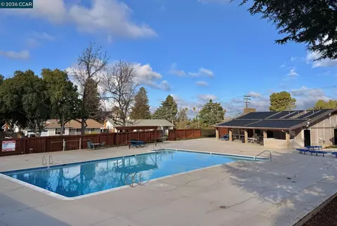 Exterior - 5706 Pepperridge Way, Concord, CA 94521 photo 14 of 15