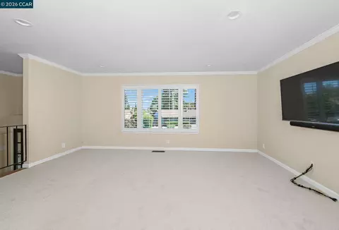 Living - 5706 Pepperridge Way, Concord, CA 94521 photo 3 of 6