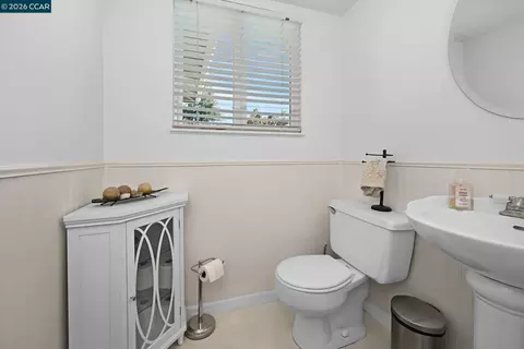 Bath - 5706 Pepperridge Way, Concord, CA 94521 photo 1 of 3