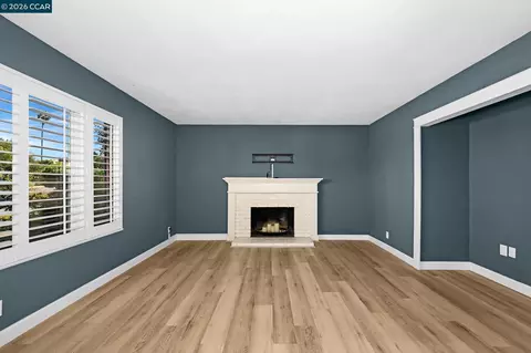 Living - 5706 Pepperridge Way, Concord, CA 94521 photo 5 of 6