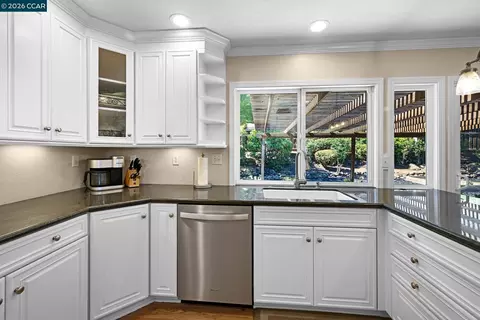 Kitchen - 5706 Pepperridge Way, Concord, CA 94521 photo 3 of 4