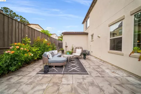 Exterior - 1502 Flagship Dr, Vallejo, CA 94592 photo 6 of 22