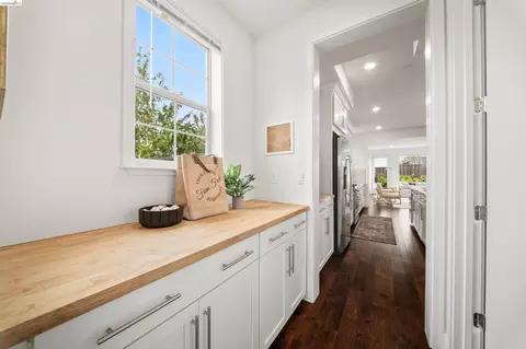 Entry Way - 1502 Flagship Dr, Vallejo, CA 94592 photo 4 of 13