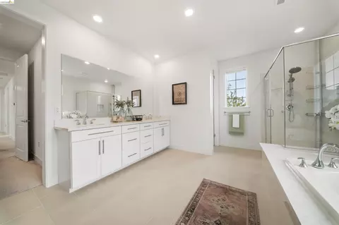 Bath - 1502 Flagship Dr, Vallejo, CA 94592 photo 5 of 7