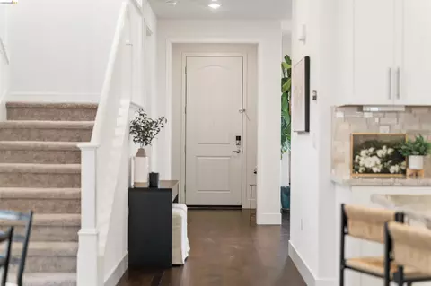 Entry Way - 1502 Flagship Dr, Vallejo, CA 94592 photo 2 of 13