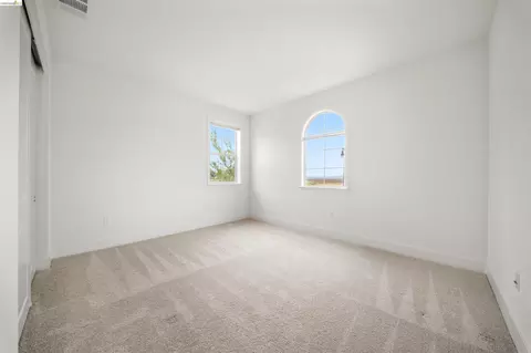 Bedroom - 1502 Flagship Dr, Vallejo, CA 94592 photo 5 of 8