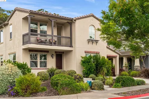 Exterior - 1502 Flagship Dr, Vallejo, CA 94592 photo 17 of 22