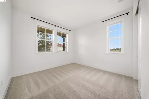 Bedroom - 1502 Flagship Dr, Vallejo, CA 94592 photo 6 of 8