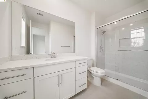 Bath - 1502 Flagship Dr, Vallejo, CA 94592 photo 7 of 7