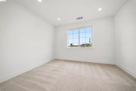 Bedroom - 1502 Flagship Dr, Vallejo, CA 94592 photo 8 of 8