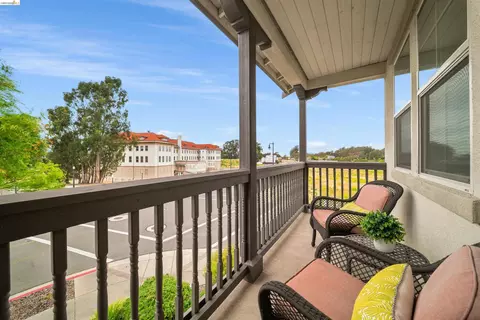 Exterior - 1502 Flagship Dr, Vallejo, CA 94592 photo 3 of 22