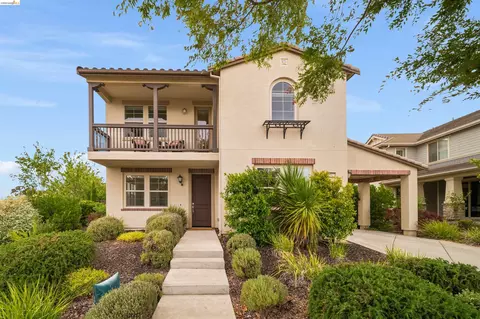 Exterior - 1502 Flagship Dr, Vallejo, CA 94592 photo 16 of 22