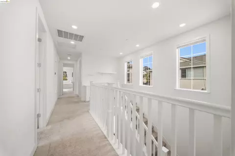Entry Way - 1502 Flagship Dr, Vallejo, CA 94592 photo 9 of 13
