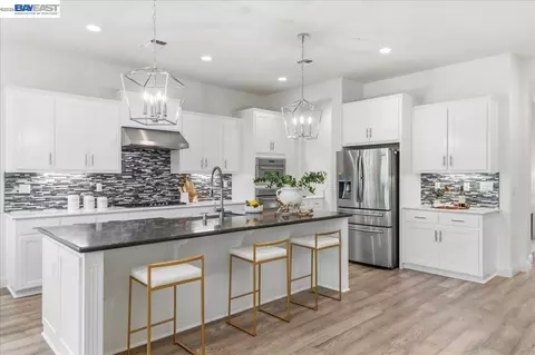 Kitchen - 4527 Pine Mountain Way, Dublin, CA 94568 photo 2 of 2