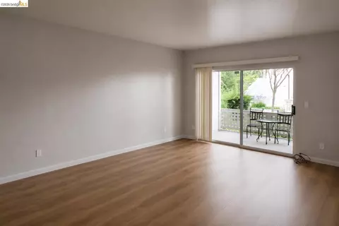 Living - 256 Napoli Ct, Hercules, CA 94547 photo 1 of 2