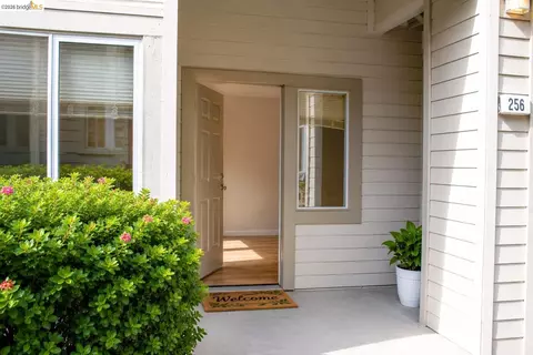 Entry Way - 256 Napoli Ct, Hercules, CA 94547 photo 1 of 2