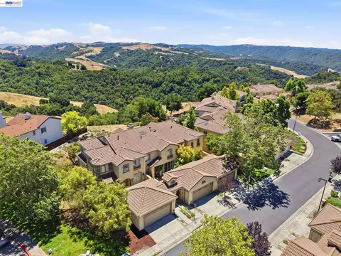 View/Area - 22024 E Lyndon Loop, Castro Valley, CA 94552 photo 7 of 14