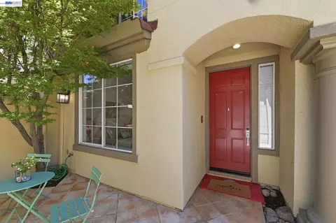 Entry Way - 22024 E Lyndon Loop, Castro Valley, CA 94552 photo 1 of 3