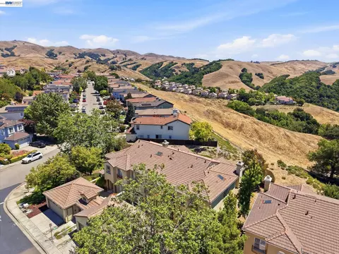 View/Area - 22024 E Lyndon Loop, Castro Valley, CA 94552 photo 9 of 14