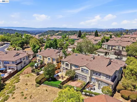 View/Area - 22024 E Lyndon Loop, Castro Valley, CA 94552 photo 3 of 14