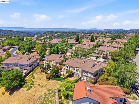 View/Area - 22024 E Lyndon Loop, Castro Valley, CA 94552 photo 4 of 14