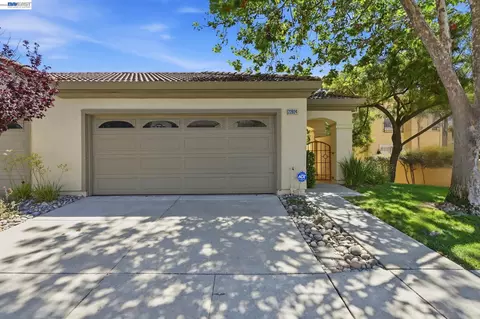 Exterior - 22024 E Lyndon Loop, Castro Valley, CA 94552 photo 1 of 10