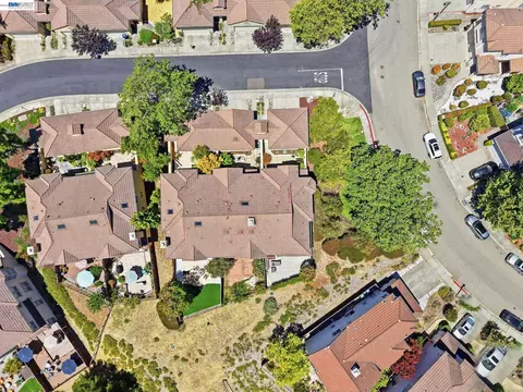 View/Area - 22024 E Lyndon Loop, Castro Valley, CA 94552 photo 11 of 14