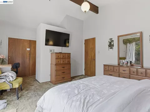 Bedroom - 836 Hawthorne Dr, Rodeo, CA 94572 photo 2 of 4